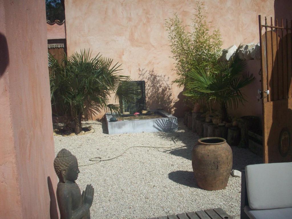 Studios Et Gite La Sauvasse Vagnas Habitación foto